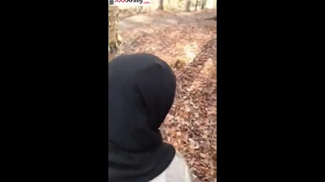 نيك طيز فتاة محجبة في الجنينة - حبيبها يفشخها على الواقف